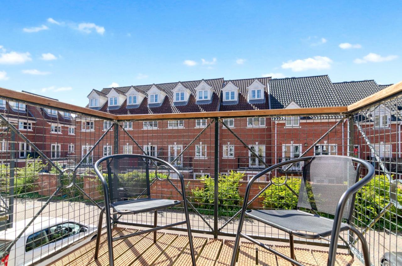 4Br Townhouse Wbalcony Free Parking Fast Wi-Fi NWI Exterior foto