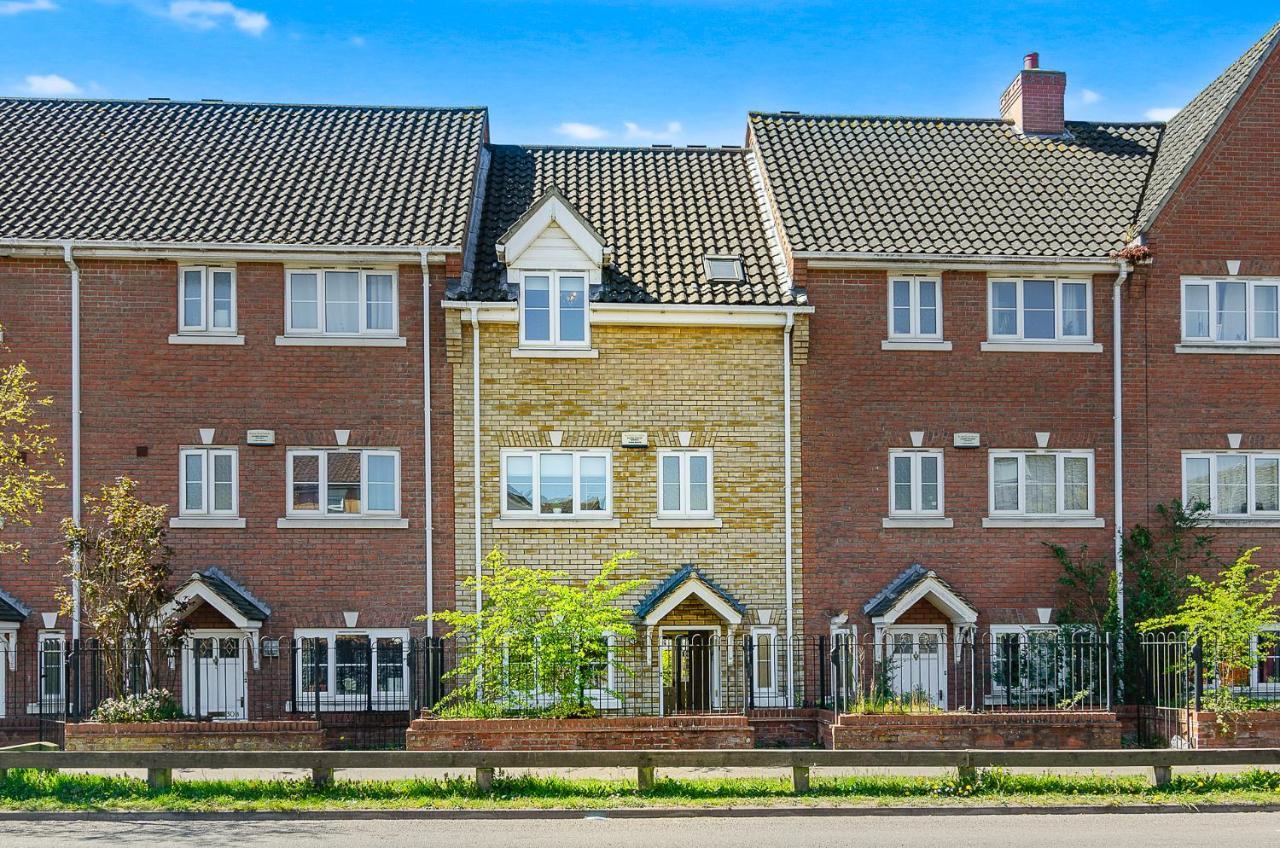 4Br Townhouse Wbalcony Free Parking Fast Wi-Fi NWI Exterior foto