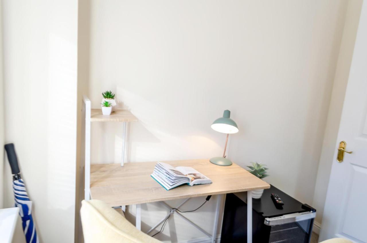 4Br Townhouse Wbalcony Free Parking Fast Wi-Fi NWI Exterior foto